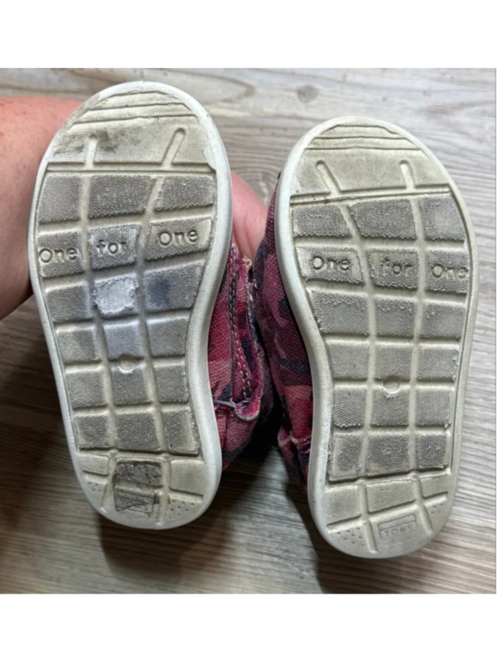 Baby TOMS Pink Red Camo High Top Shoes Size 7